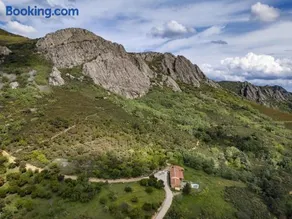 Casa de la luz-Finca la sierra Alojamiento de 4 estrellas completo en el corazón del Geoparque de 6 a 12 personas - Image 1