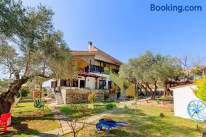 George`s House - Image 2
