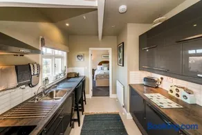 Pebble Apartment - Image 2