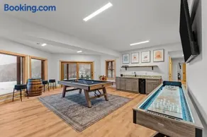 Epic 9-Bed Yellowstone Lodge Theater, Bars, Sauna & Ski Views - Image 2