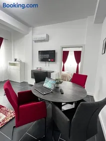 Cozy Aparthotel - Central City Suceava - Image 3