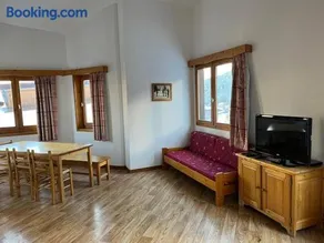 La Tania La Saboia sleep 8 private Sauna lounge dining 2 bathrooms kitchen 2 balconies ski in out - Image 2