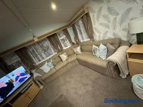 Coastal retreat with monkey-themed kids rooms Caravan - Image 2