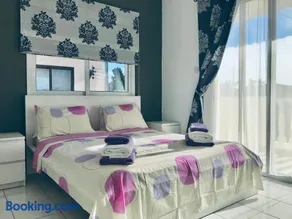 Diana Townhouse 5 - Image 2
