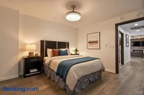 Modern Escape - 1701 - Image 1