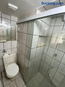 Três praias para ir a pé Térreo 2 vagas de estacionamento Ar Condicionado - Image 2