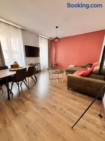 Fully equipped 1-bedroom apartment 4 people Free parking - Image 1