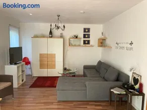 Ferienwohnung Happiness Schlafzimmer 2026 renoviert mit neuem Boxspringbett - Image 1