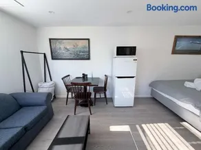 Claremont Comfort Cottage - Image 3