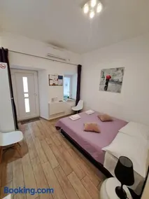 Studio Apartment Legcevic - Image 5