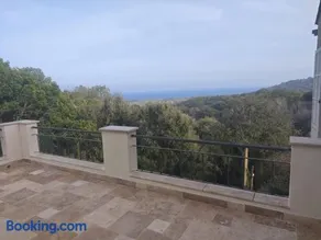 Maison avec vue sur la mer et piscine - Image 2