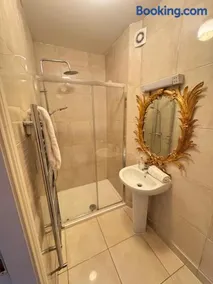 The Sardinian Guesthouse (6 Bedrooms) - Image 2