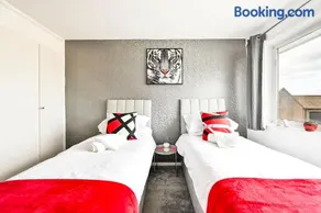 Modern 3-Bedroom Maisonette with Free Parking in Epping - Image 3