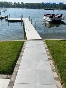 Best Lake House - Image 2