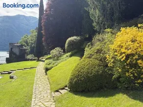 Unique Vintage Villa - privacy in a park & pool - Image 1