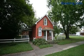 Downtown 2 Bedroom Cottage, Sleeps 6, Walking Distance to Honeywell, Downtown Restaurants, Shopping - Image 2