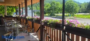 Határ Motel - Image 1