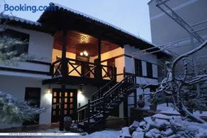 Guest House Bujtina Leon - Image 1