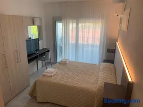 Hotel Carducci Suite - Image 5
