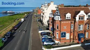 Sandcliff Guest House - Image 2