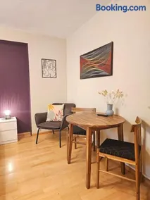 Doppelzimmer in Privathaus I geteiltes Bad & Küche I mit dem Zug 4 min bis zum Hauptbahnhof - Image 2