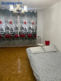 Przytulne mieszkanie na spokojny nocleg w pobliżu metra Kondratowicza, 22 minuty metrem do Stadionu Narodowego, samodzielne zameldowanie ,wystawiamy faktury dla firmy KSeF - Image 2
