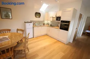 Bolton's Cottage - Image 2