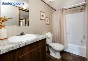 Sadler Suite - Image 3
