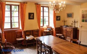 Maison familiale chaleureuse à Augirein avec grand jardin. - Image 3