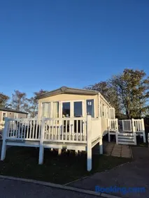 J&A's peaceful retreat on Tattershall lakes - Image 1