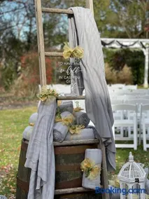 Sunday Morning at Savannahs - Image 3