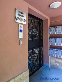 Kapana Luxury City Center Apartments with Garage - Image 4