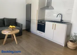 Oniropetra Luxury Suites - Image 2