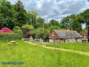 The Old Workshop, Wadhurst - Image 1