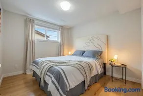 Cozy and Welcoming 2BR Basement Suite In The Heart of Calgary - Image 3