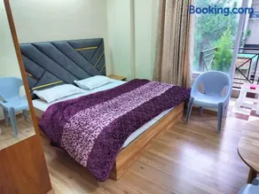 Shimla Vibes B & B free pick and drop from ISBT Shimla - Image 1