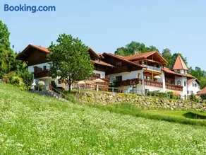 Apartamento ideal para familias con piscina, sauna y terraza - Image 1