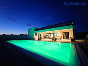 Luxury Villa Triton - Image 3