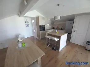 One bedroom loft apartment with nice view - Image 4