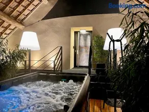 Le Studio des Prés Verts Suite Design avec Jacuzzi Privatif - Image 2