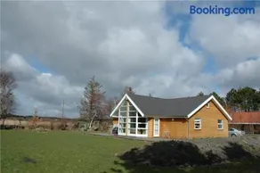 Beautiful Holiday Home With Spa And Sauna Close To The Beach - Image 1