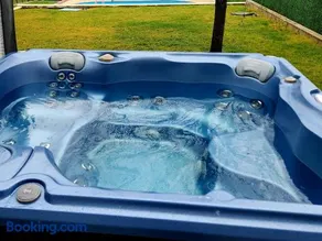 Casa Senik Monteoru Piscina ,Jacuzzi Sauna, Ciubar - Image 3