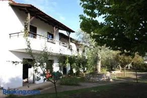 Olive Studios and Apartments - Image 1