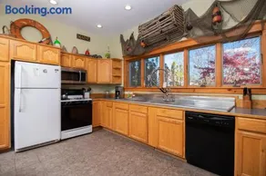 Fantastic Waterfront Views - Image 1