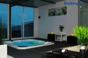 Vista Infinita Apartments - Image 4