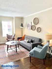 Spacious 2BR&2BA Med Center APT, Free parking&shuttle - Image 2