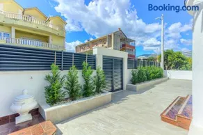VILLA DANICA with heated pool and jacuzzi - Image 4