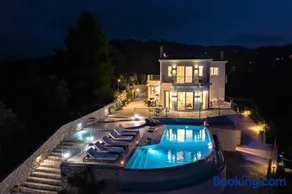 Skyfall Villa - Image 1