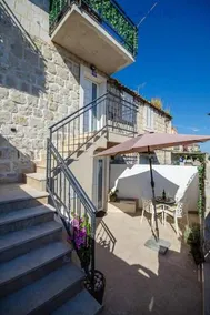Cozy stone house close to the beach - Image 2