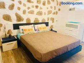 Olive Bungalow Solo Adultos - Image 1